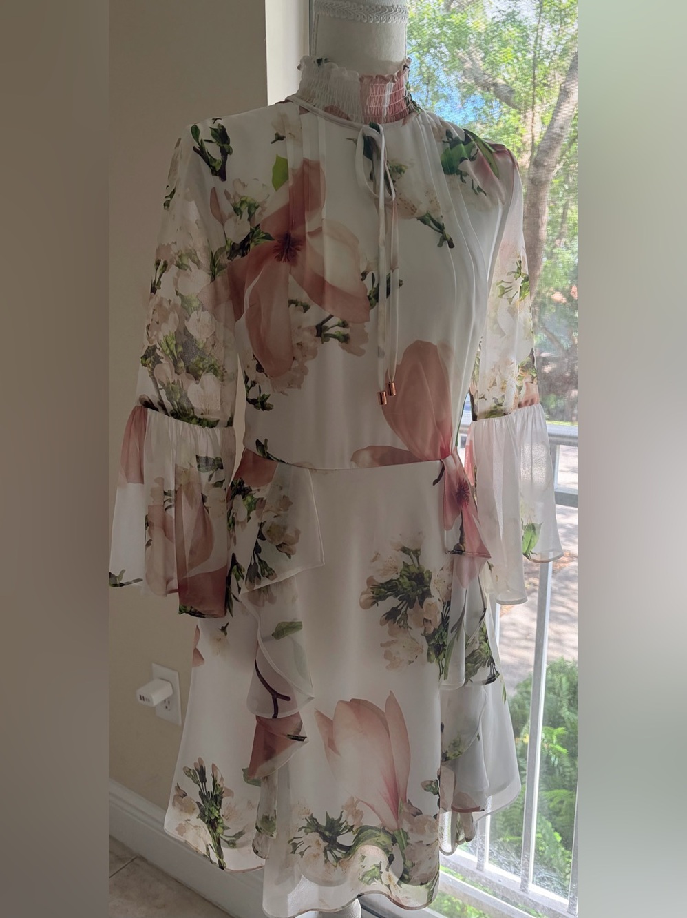 Ted Baker London Floral Print Ruffle Sleeve Dress - Size 0 (XS)